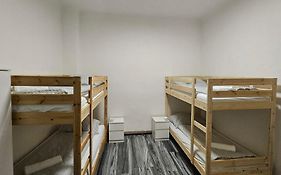 Small Apartment In Downtown For Groups
